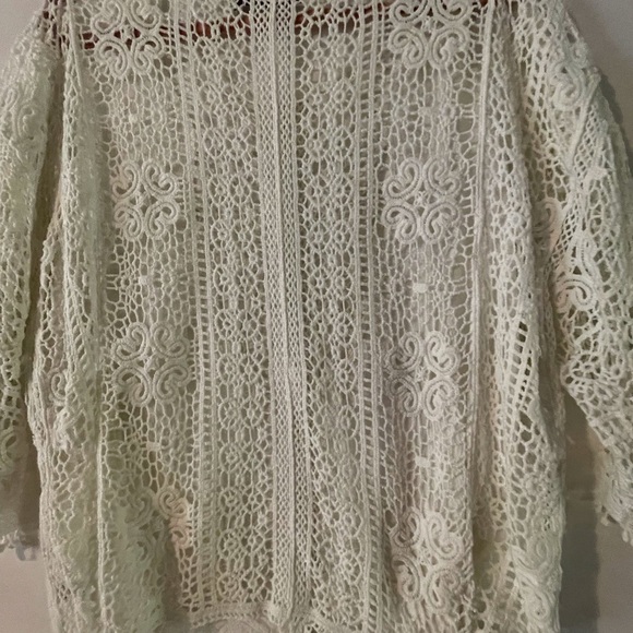 Elegant Lace Blouse - Cream - Picture 3 of 7